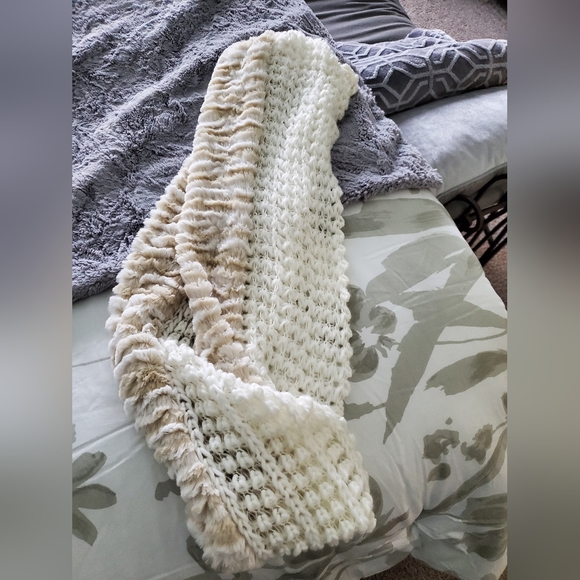 Infinity scarf - Picture 2 of 2